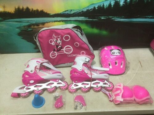 Kids Adjustable Inline Roller Skates with Flashing Wheels, Helmet & Pads, Large  - Lot 1043